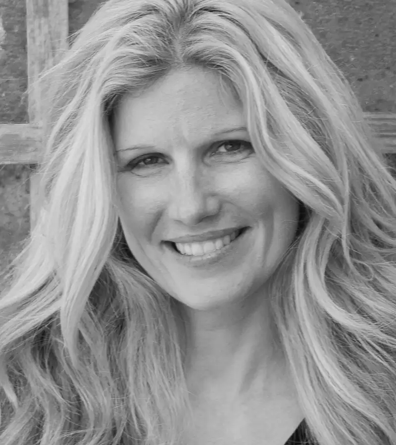 Carrie MacLeod